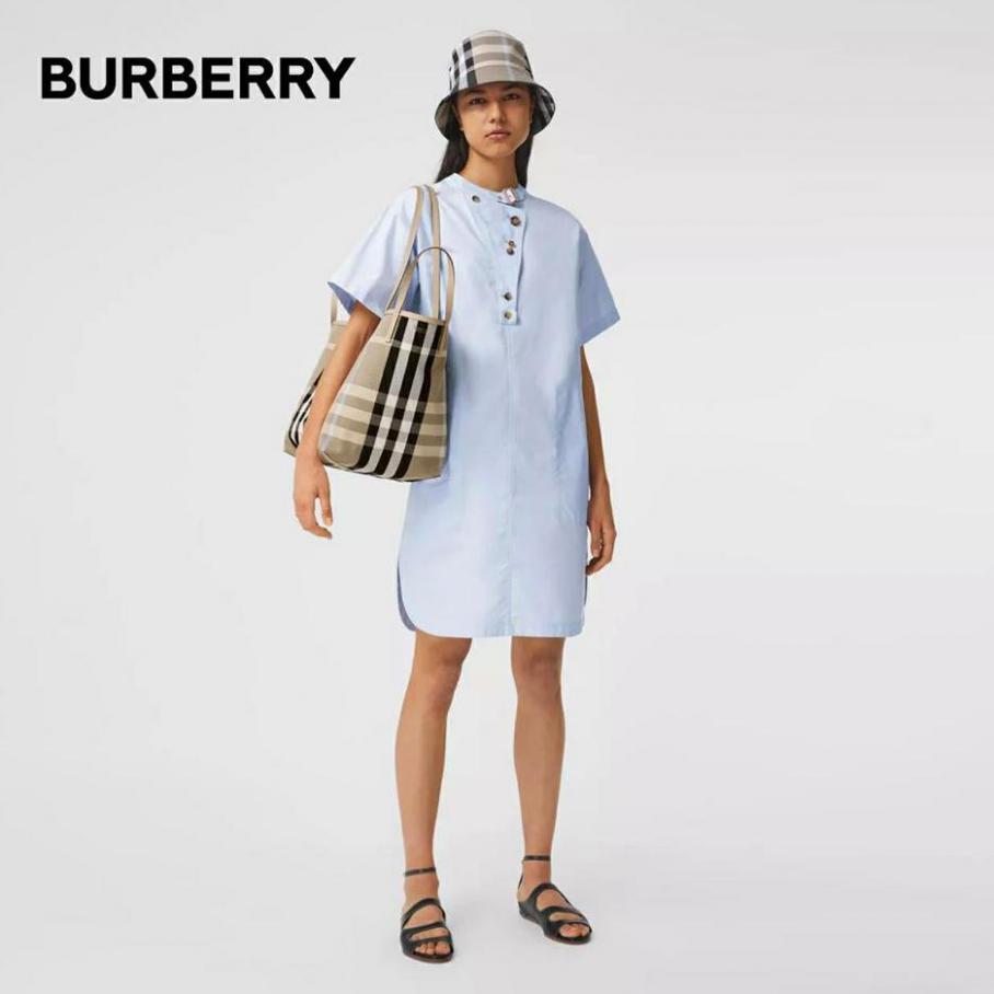 Burberry Damen Lookbook . Burberry (2021-04-22-2021-04-22)